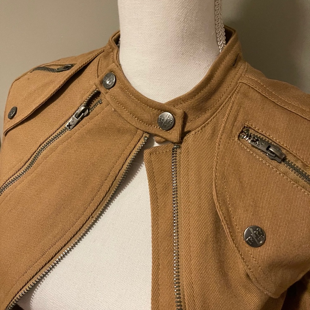 Jacket! - Picture 4 of 5